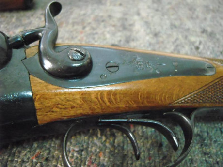 Por abandono de nuestra afición vendo escopeta  PERRILLERA paralela E.L.G. , bien conservada.
Características:
 31
