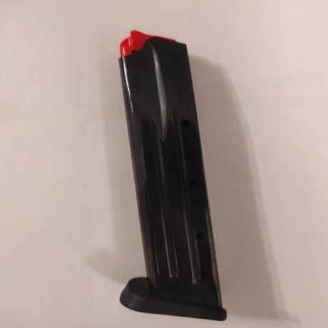 -Hola,
pongo a la venta parte de mi colección de pistolas de fogueo.
Están inscritas en libro coleccionista, 02