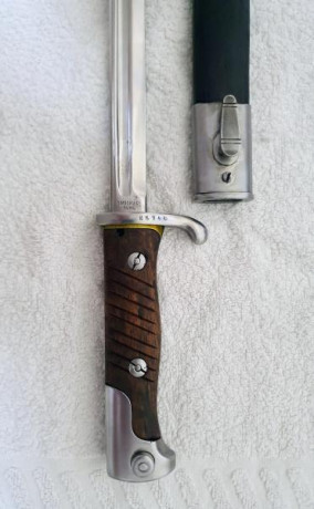 Vendo una rara y escasa bayoneta para Mauser Peruano, una G 98 en excelente estado. El acero sin ningún 02