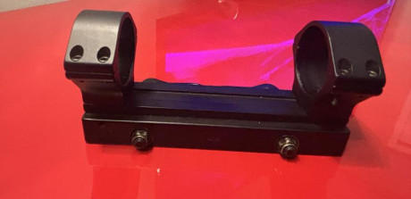 Se ofrece una magnífica montura de acero marca IEA de 30 MOAS, anillas de 34mm , desmontables.  Se ofrece 00