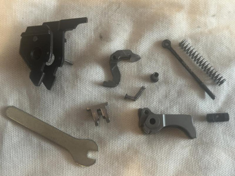 originales para pata negra suiza, 1 alza nueva 300@€, 1 alza desmontada completa 250€, 1 casette de disparo 00