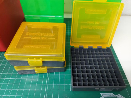 Por cese de la actividad deportiva, sigo vaciando el armero....
Vendo lote de cajitas varias compuesto 01