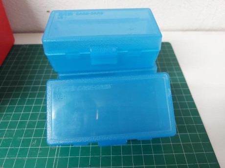 Por cese de la actividad deportiva, sigo vaciando el armero....
Vendo lote de cajitas varias compuesto 12