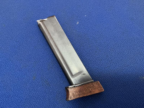 Se vende cargador Astra TS22 con talón de madera.
35€ 
Envío 6€
Pago por Bizum. 01