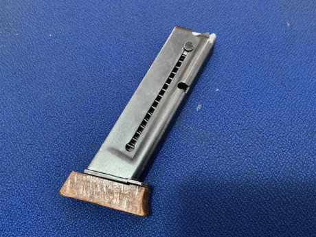 Se vende cargador Astra TS22 con talón de madera.
35€ 
Envío 6€
Pago por Bizum. 00