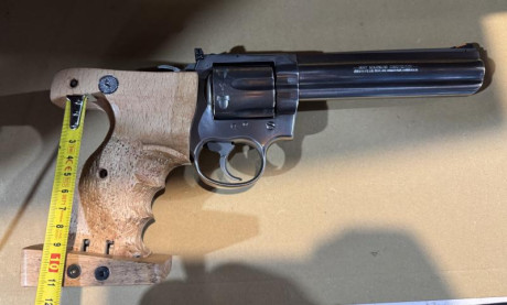 Buenas tardes, vendo Revólver.357 ,650 euros transporte incluido,un saludo. 00