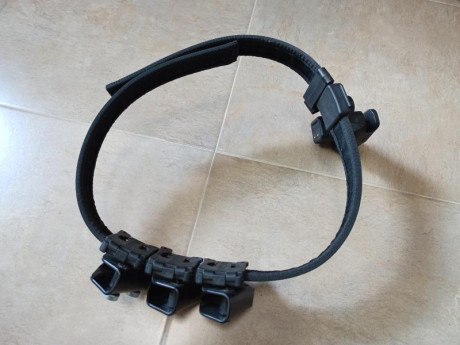 Cinturón ipsc, usando con una CZ 75B, funciona en SP01.
3 porta cargadores, uno de ellos con imán, funda 00