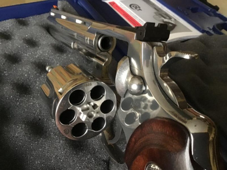 Colt Python (new model 2025). Cal 357 magnum. Acero inoxidable. Prácticamente nuevo, tiene 400 disparos 11