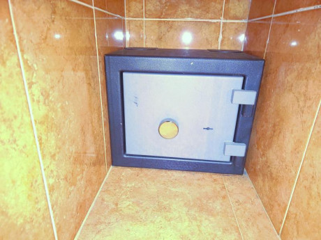 Se vende armero grado 3 con homologación del 2019.
Armero SPS 310 mini Grado III Armas Cortas.
Este armero 01