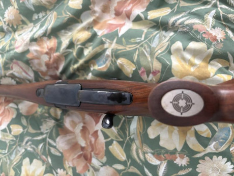 Fantástico rifle Mannlicher 
Modelo Classic Stutzen 
Calibre 270 winchester 
Mira Kahles Helia Cbx 3-12x56 10