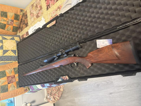 Fantástico rifle Mannlicher 
Modelo Classic Stutzen 
Calibre 270 winchester 
Mira Kahles Helia Cbx 3-12x56 20