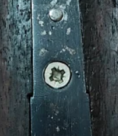 Buenas, tengo una Grulla 215 que me regalaron y hoy he visto que tiene una raja en el guardamos. 

Parece 132