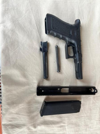 VENDO Glock 17 - Gen 3, en estado de REESTRENO.
El arma se compró nueva en TOP-GUN y solo ha hecho las 112