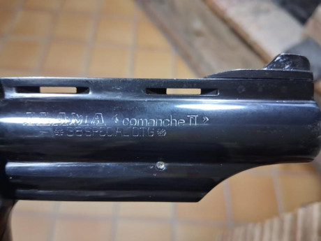 Hola. 
Vendo revólver LLAMA COMANCHE II en calibre .38Spl.
Guiado co. Licencia F.
El tornillo del alza 50