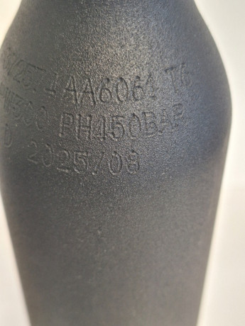 Hola a todos,
Tengo disponible esta botella de aire comprimido, totalmente nueva sin ningún uso,
de 450 10