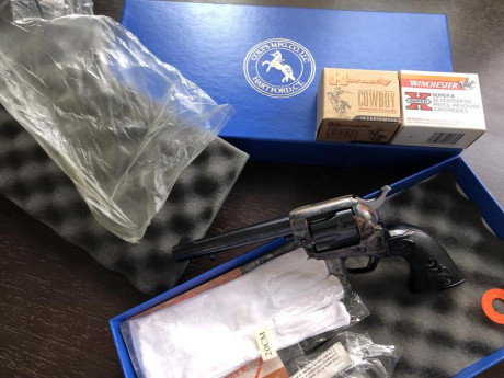 Buenos dias, 
Vendo magnifico COLT 45 PEACEMAKER, completamente nuevo e impecable. 
No se ha usado, solo 01