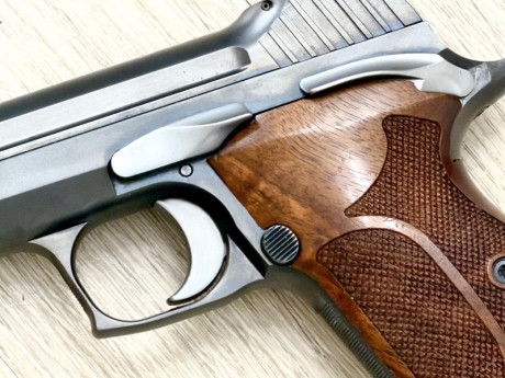 .

Con harto dolor de mi corazón, pongo a la venta mi  Sig Sauer P210 SUPERTARGET  en INMACULADO estado 21