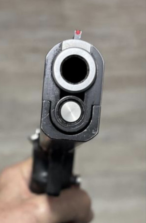 Magnífica pistola STI APEIRO cal 40SW con los siguientes extras:
* 5 cargadores STI cal 40SW  con tapa 60