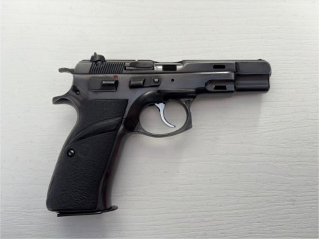 Vendo/Cambio cz 85 en perfectas condiciones con una muy buena agrupación y muy bien conservada con dos 01