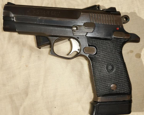 Hola, pongo en venta esta pistola Star. Tiene desgaste por portarla de paisano, pero funciona correctamente. 01