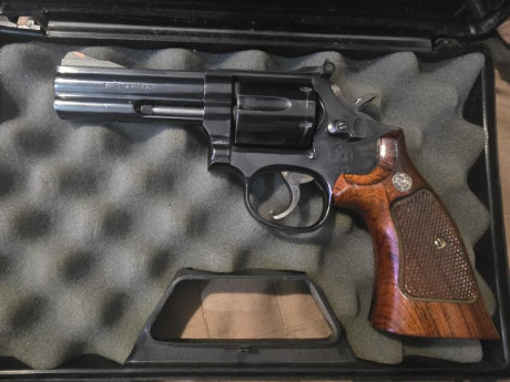 En buen estado de funcionamiento y pavon. Los portes van incluidos. El arma esta en Madrid y se puede 10