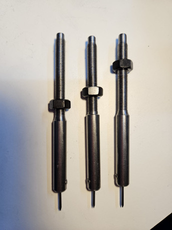 AGUJA PARA DESEMPISTONAR 
Aguja en acero mecanizado, nada de fundicion
Olvidate de partir o doblar mas 40