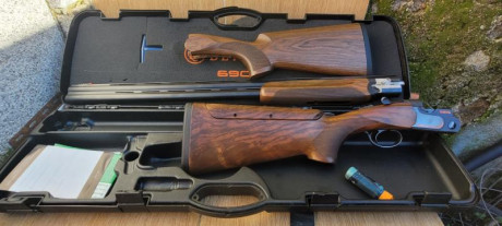 Por dejar el tiro al plato vendo escopeta superpuesta Beretta 690 Black Edition Trap con dos culatas la 01