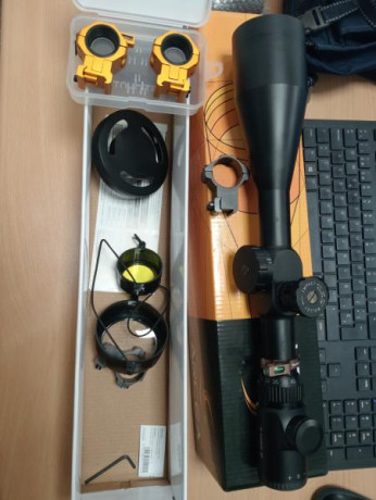 Visor arcea 10-40x60 con muy poco uso. Con su caja, accesorios y dos juegos de anillas, de 11mm y de 22. 01