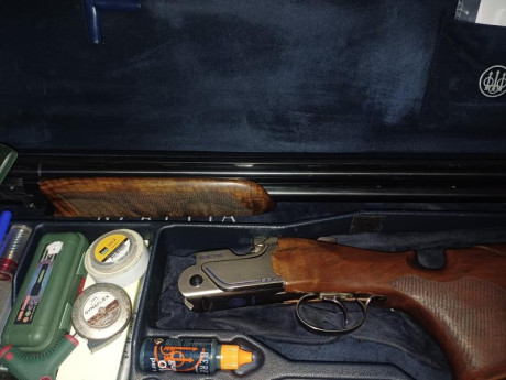 Un amigo vende una Beretta 694 Trap con 76cm de cañón con dos y una estrellas fijas con dos culatas la 02