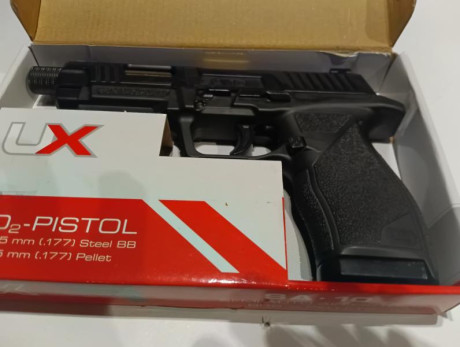 Vendo Umarex Sa10. Con cargadores oara balines y bolas de acero. 4,5. Blowback potente. Regalo bombonas, 10