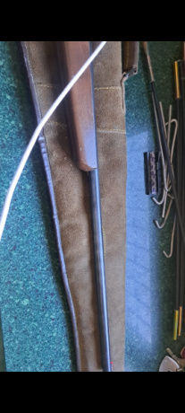 Vendo escopeta de cerrojo, calibre 410. En buen estado.
Tengo 4 cajas de cartuchos y 1 de balas si se 10