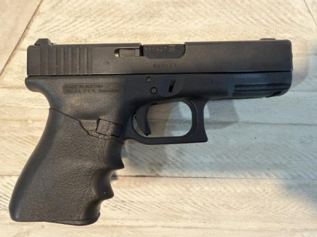 Glock 19 de 3ª generación.

Estado excelente apenas usada.

El arma se puede ver y probar en Toledo.

400 02