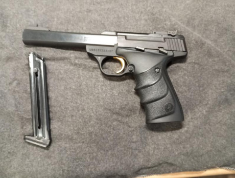 Vendo Pistola Browning Buck Mark  prácticamente nueva, en caja original y regalo munición autorizada en 00