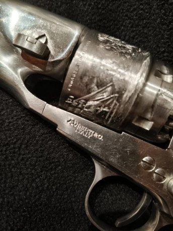 Buenas noches.

Vendo revolver inoxidable Aldo Uberti colt army cal 44 

Revolver bastante poco visto. 22