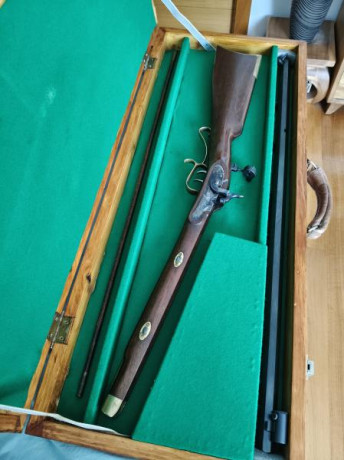 Buenas tardes. 

Vendo mi rifle Hawken cal 50 paso 1-66", del fabricante Ardesa. 

Muy pocos tiros, 20