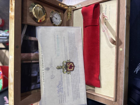 Buenas, pongo a la venta esta pluma del 130 aniversario de Cuervo y Sobrinos.

Colección: Edición Limitada 00