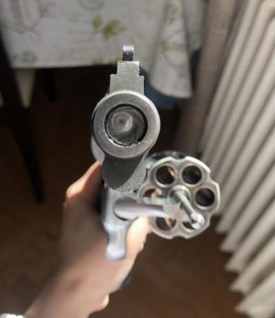 Vendo COLT ANACONDA calibre 44RM en stainless steel y 4 pulgadas, está prácticamente nuevo. 
Regalo funda 140