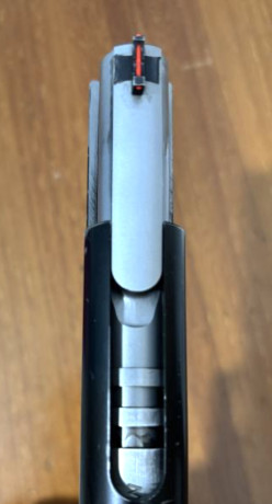 Se ofrece magnífica pistola STI Apeiro cal.40SW  :
*  5 cargadores STI, con tapas Doble Alpha.
* Seguro 12