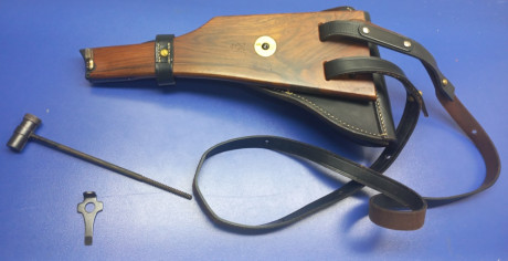 Funda para Luger de la Armada Imperial Alemana, 1906-1916, con cañón de 6". 
Esta réplica de gran 00