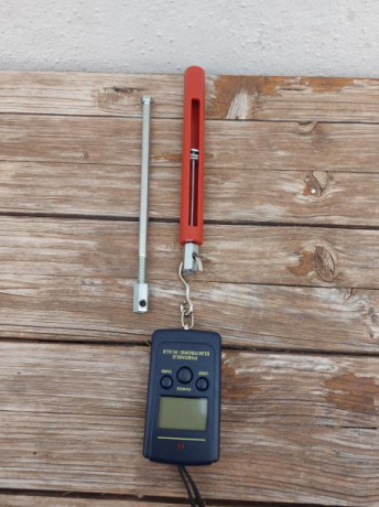 Por cese de la actividad deportiva, sigo vaciando el armero....
Vendo herramienta 1911 Recoil Spring Tester. 01