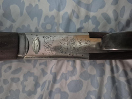 OJO – LEER BIEN 

 80€ !!!!! 

Pongo a la venta esta escopeta superpuesta AZHUR EIBAR, IMPORTANTE: AVERIADA 00