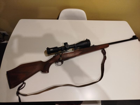 Buenas tardes. 

Vendo zoli luxe 1900 calibre 30-06 con alza y punto de mira sin apenas uso a pesar de 20