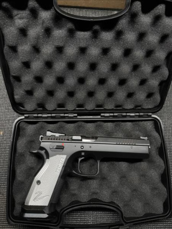 Vendo CZ TS 2 en estado como nuevo.

Tiene muy pocos disparos como se puede ver.

Su gatillo de simple 00