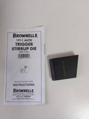 Por cese de la actividad deportiva, sigo vaciando el armero....
Lote de herramientas Brownells para el 30