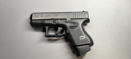 Vendo Glock 26 GEN 3, está guiada en licencia A, ideal para porte personal oculto y discreto, no habré 01