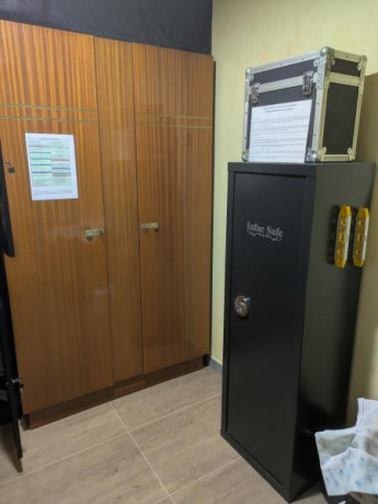 Un saludos a todos, creo que de la misma forma que mostramos nuestras
armas a los colegas del foro también 111