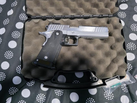 Hola vendo STI edge de 9mm.
Con 4 cargadores, y recambios, y si también te interesa la platina de poner 00