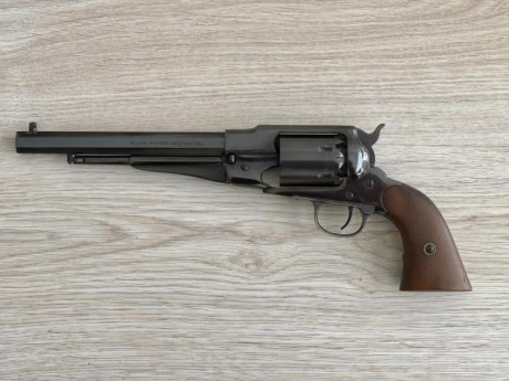 Buenas a todos, hoy le toca a mi último revólver. Se trata de un Remington New Model Special Shooter de 11