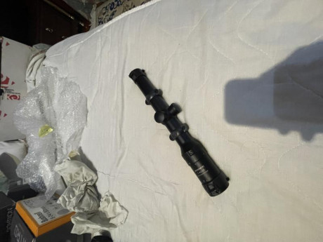 Como nuevo y con anillas Leupold. 500 euros más envio. Retícula 4a 00