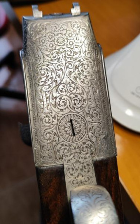 Se ofrece a la venta una escopeta Victor Sarasqueta Modelo 216 HH Hispania, calibre 12, una pieza clásica 10